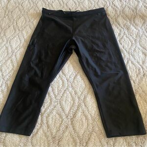 Nike Dri Fit Running Division Pants Womens Size Large Black Capri Athletic Yoga